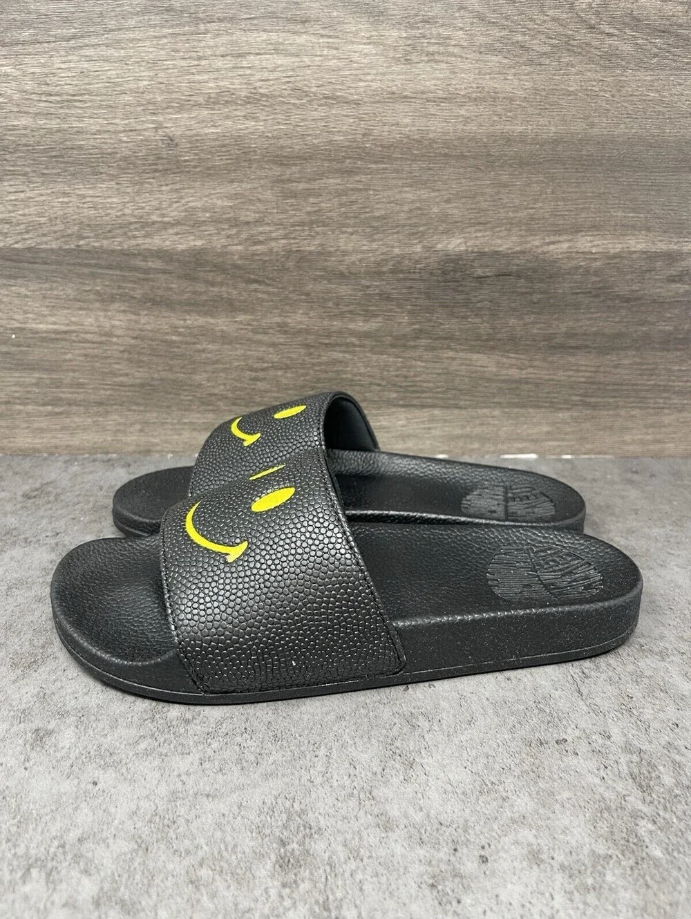Chinatown Market Smiley Face Slide Sandals Black Yellow Casual Slides Size 7